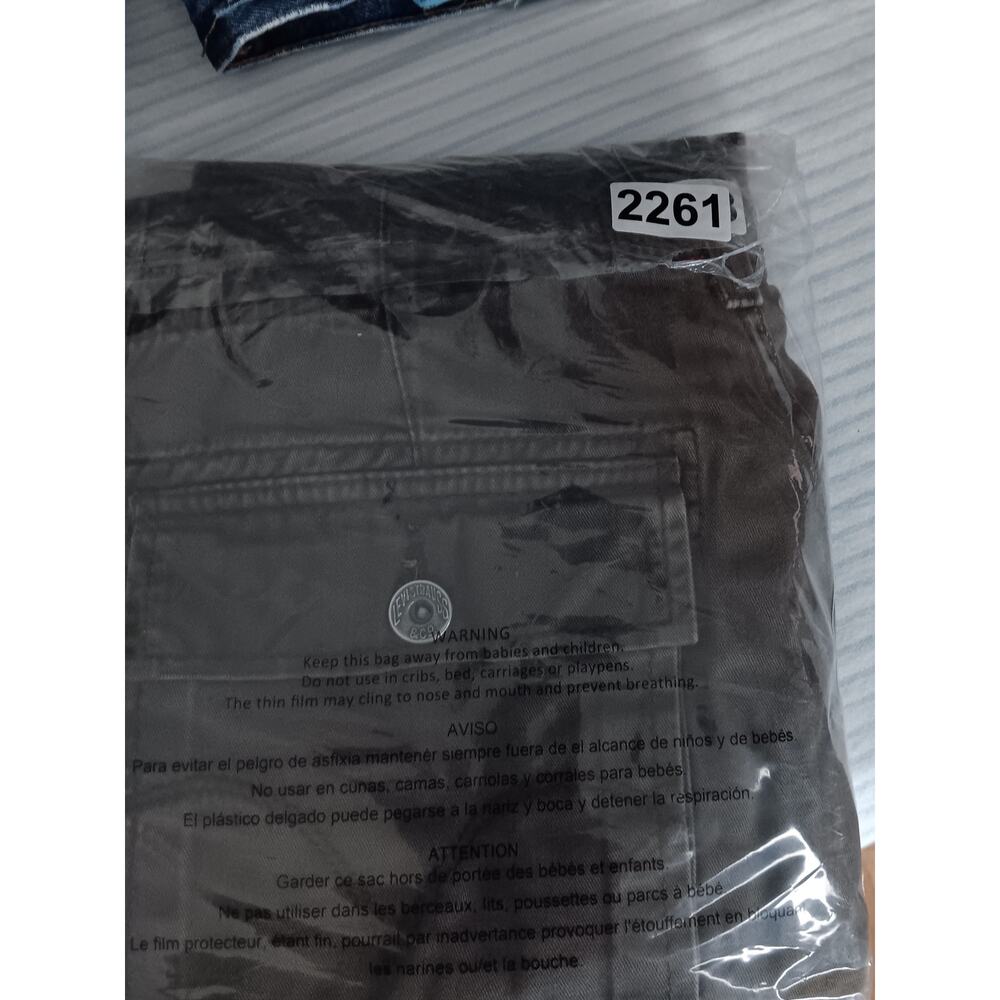Levi's‎ Cargo Short's Men's 31X10 Dark Army Green Outdoor Summer Casual Hiking - Picture 13 of 13